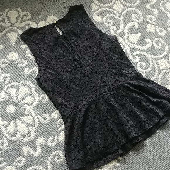 ELLEN TRACY LACE PEPLUM TOP - MEDIUM - Picture 2 of 8